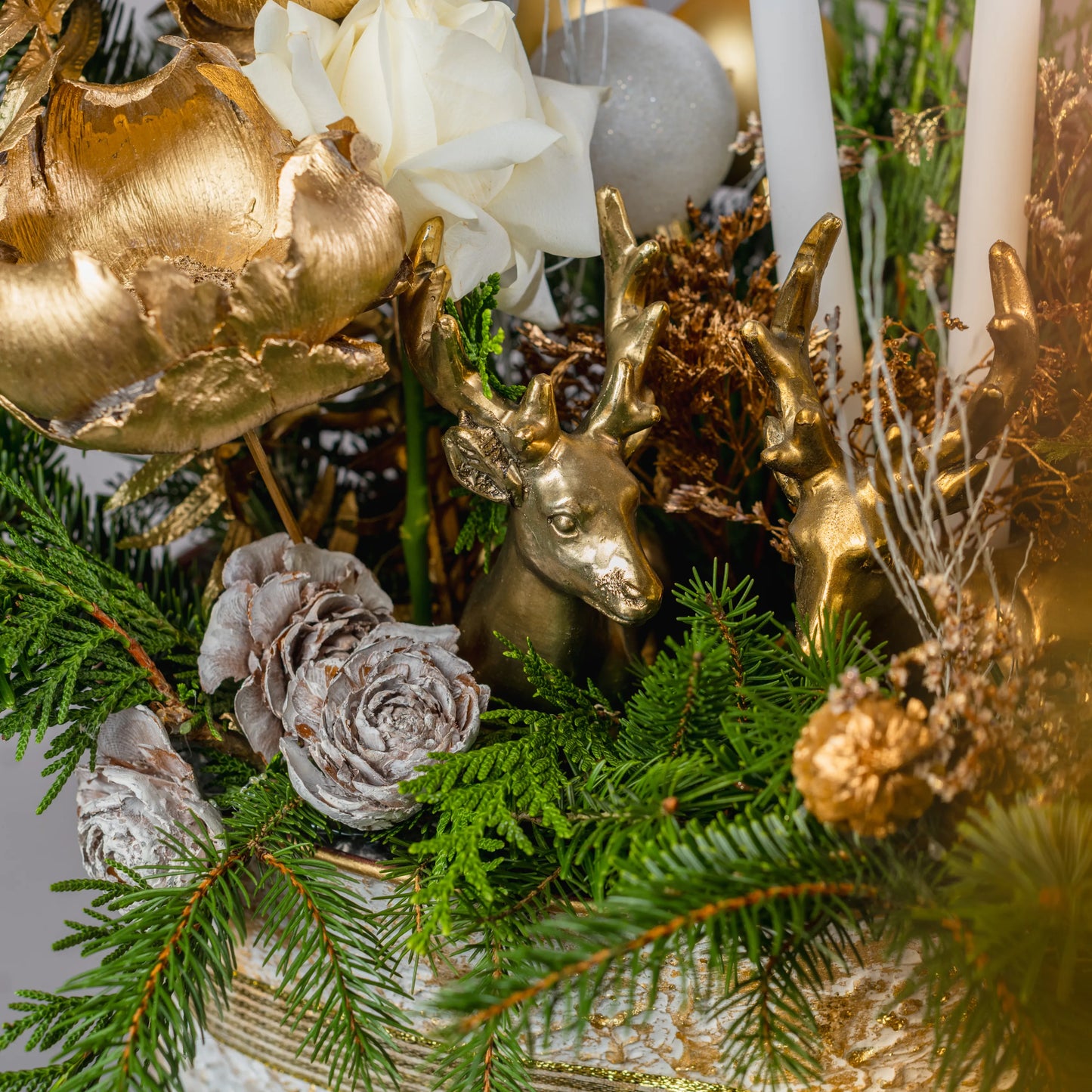 Arranjo Natal "Serenidade Dourada"