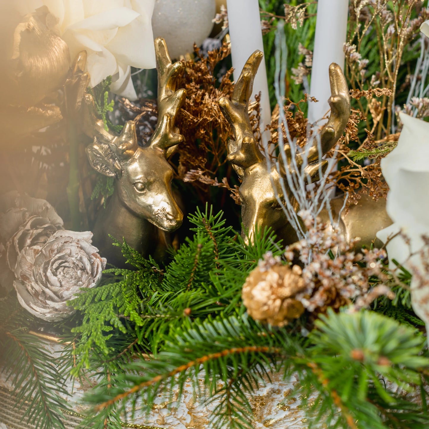 Arranjo Natal "Serenidade Dourada"