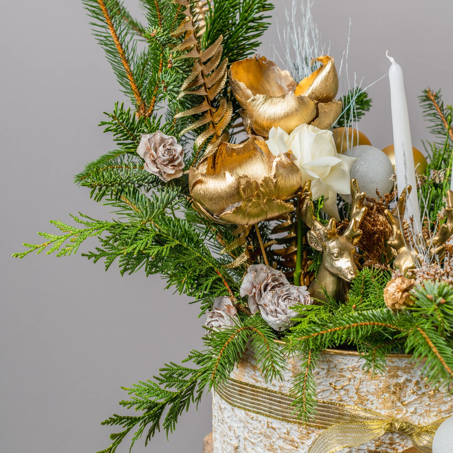 Arranjo Natal "Serenidade Dourada"