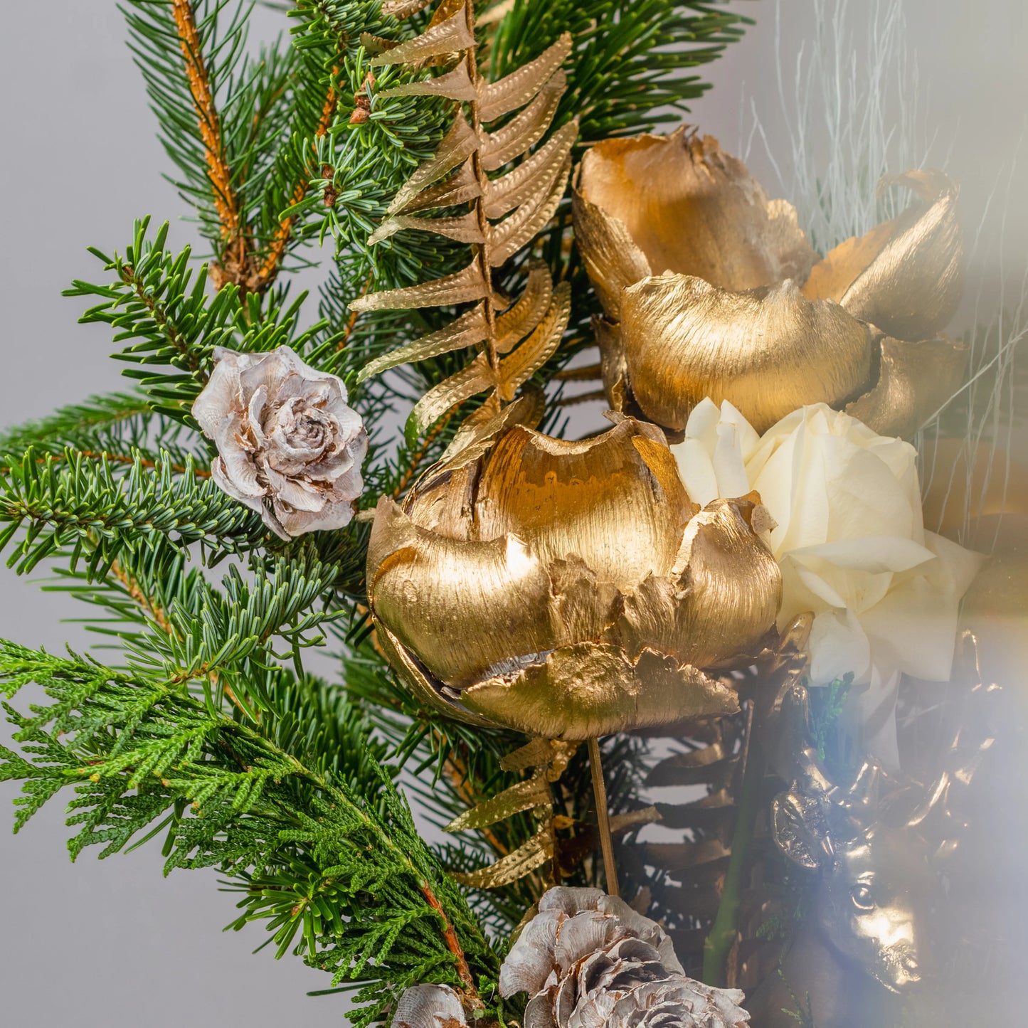 Arranjo Natal "Serenidade Dourada"