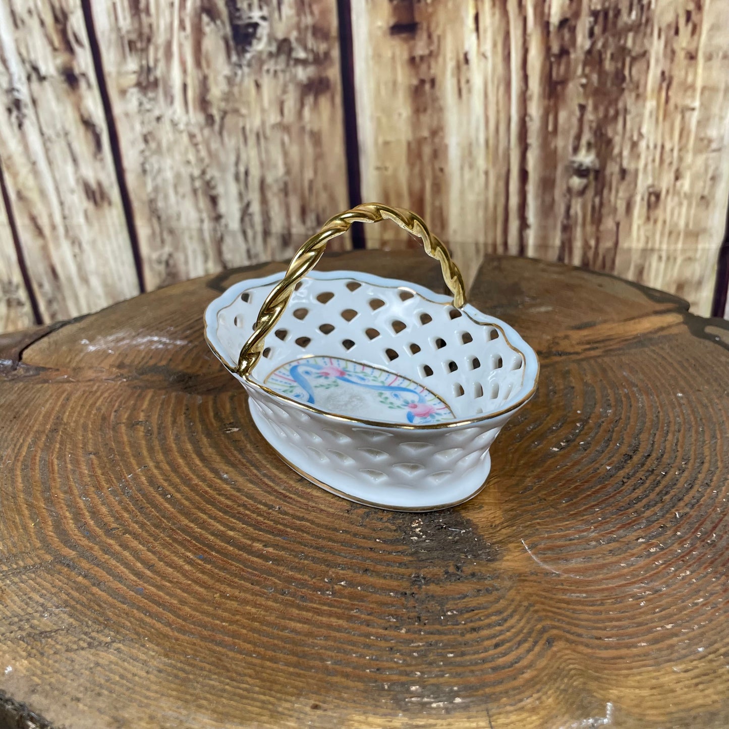 Cestinho de porcelana