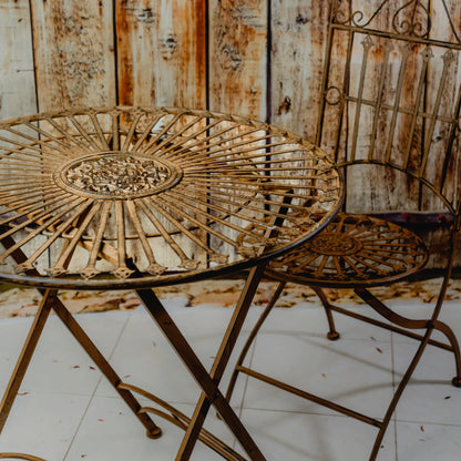 Round Garden Table